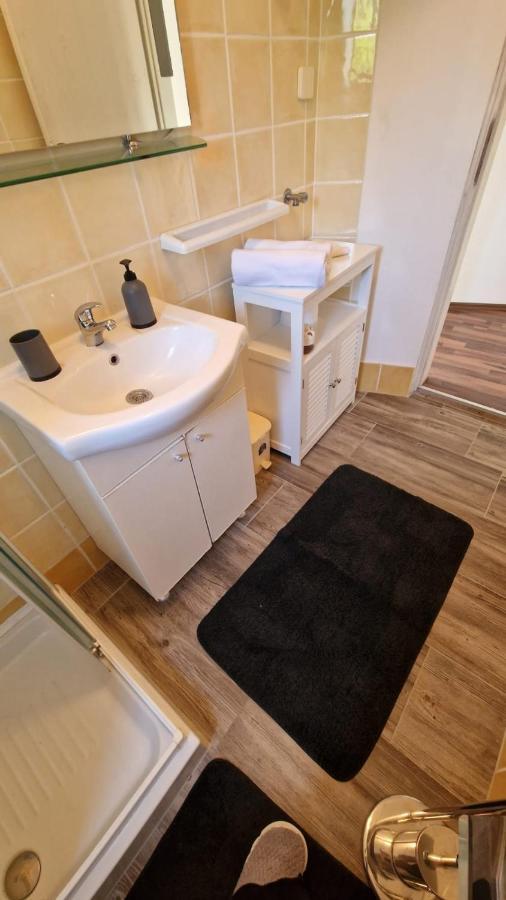 Apartments Poretti For 2,In Center Parking Free In The Yard,6 Min Beach Walk Rovinj Eksteriør bilde