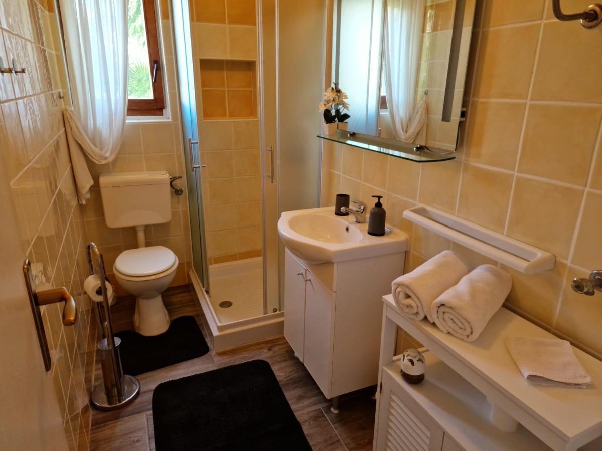 Apartments Poretti For 2,In Center Parking Free In The Yard,6 Min Beach Walk Rovinj Eksteriør bilde